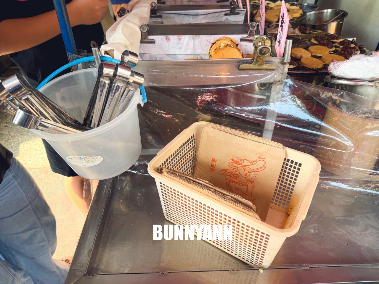 嘉義三十年老字號「陳媽媽紅豆餅」，CP值超高一顆只要10元的爆漿美味！