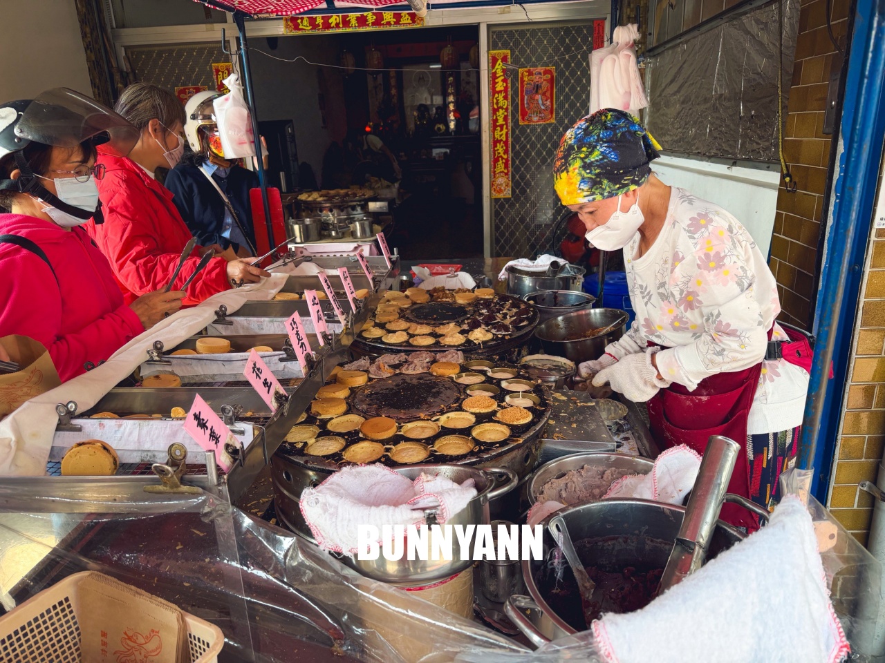 嘉義三十年老字號「陳媽媽紅豆餅」，CP值超高一顆只要10元的爆漿美味！