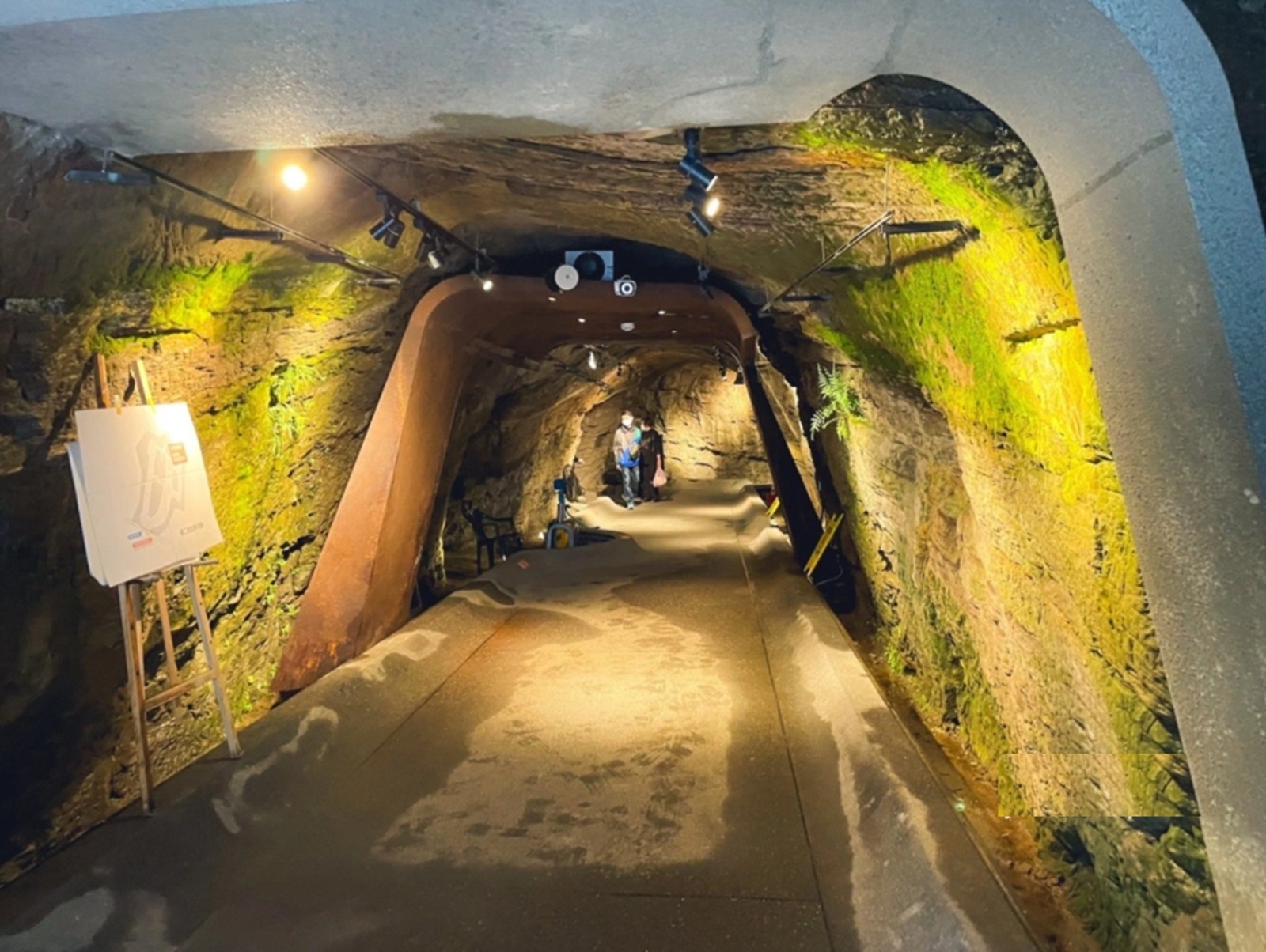 基隆【希望之丘親子遊戲場】提供小朋友玩樂的信二路防空洞公園