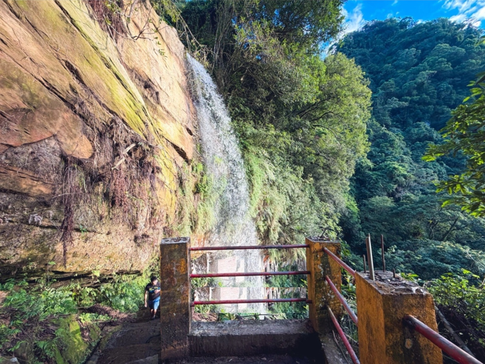 銀河洞越嶺登山步道