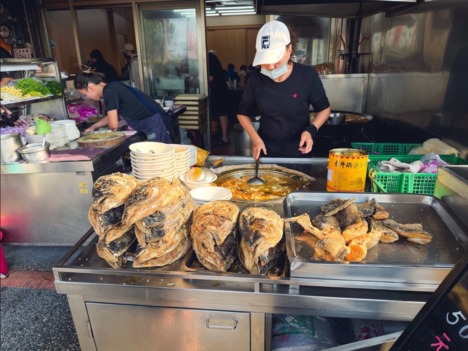 北門沙鍋魚頭很少人知道！在地人狂推內行懂點沙鍋菜加魚肉，只要110元就超滿足