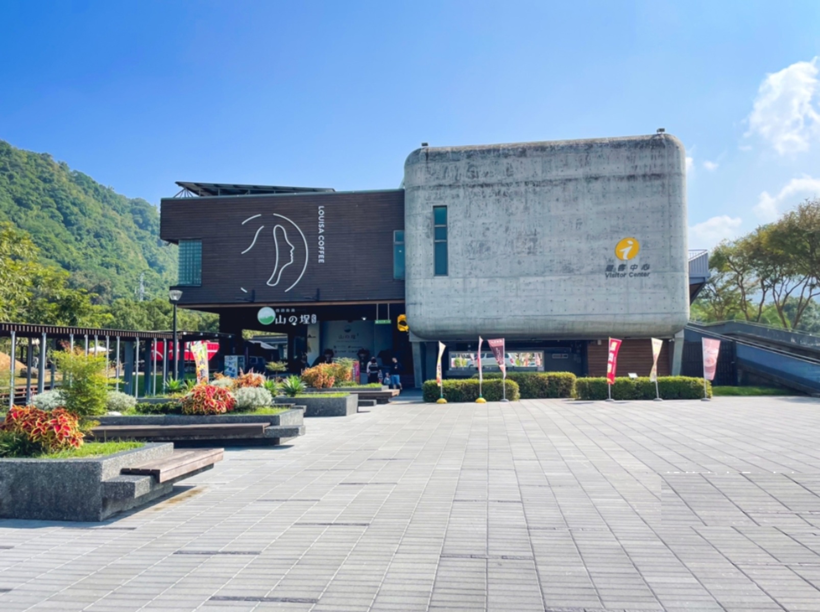 嘉義【觸口遊客中心】阿里山腳下休閒園區，停車場超大又有親子農場可玩