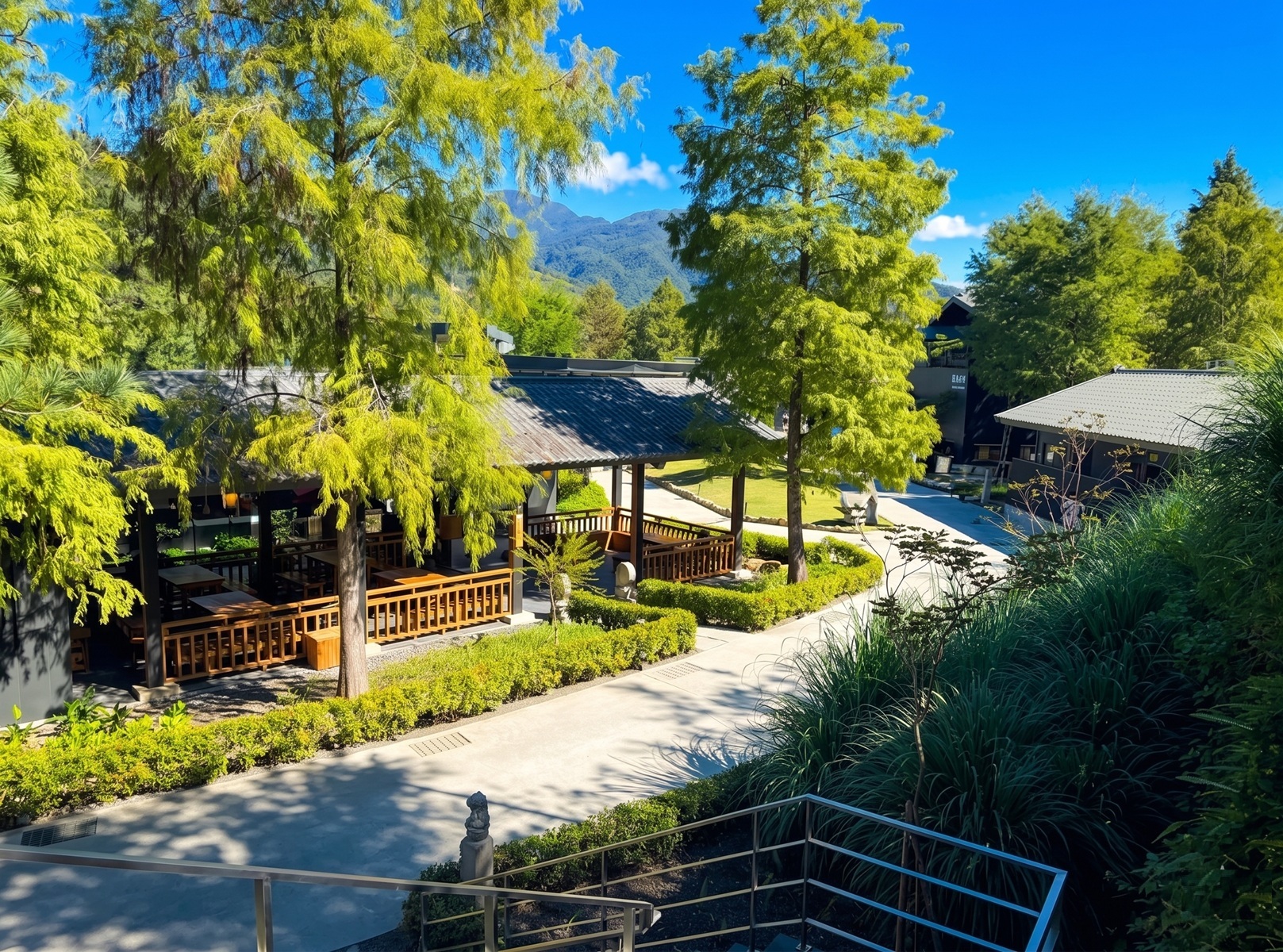 這裡很多人沒來過，是森林雅致園區，一票入園能窩整天，泡腳品茶通通有