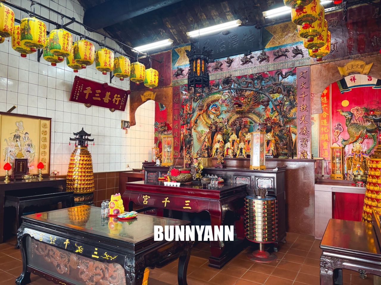 知道俯瞰港區秘境的人不多,就是地標廟宇廣場,喝免費愛心咖啡也是特色 知道俯瞰港區秘境的人不多,就是地標廟宇廣場,喝免費愛心咖啡也是特色