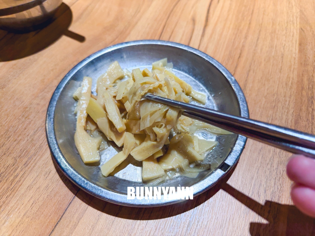 吃過的沒有一半，90歲阿嬤的雞肉飯，點一飯一湯就夠，筍絲也是經典