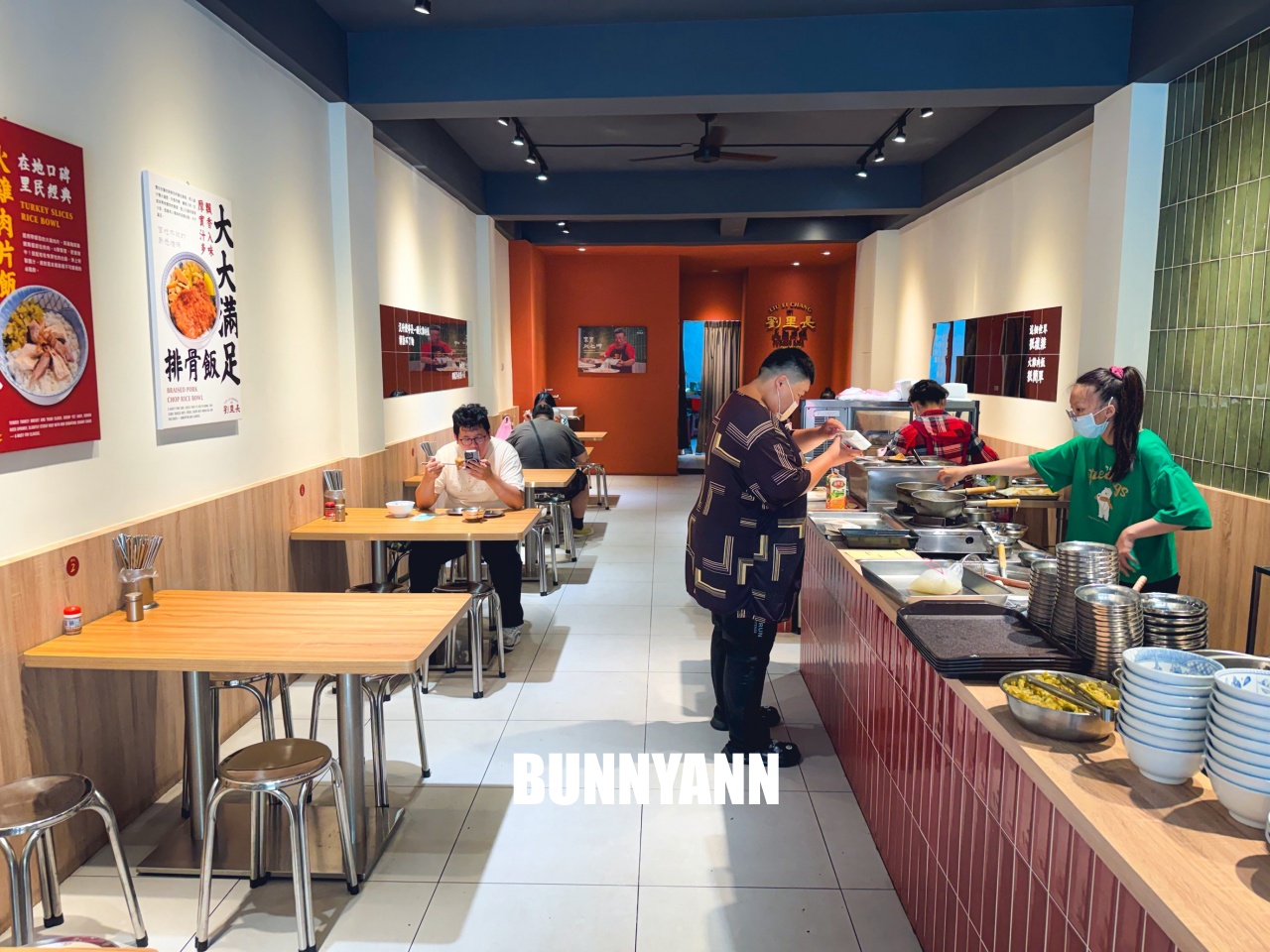 吃過的沒有一半，90歲阿嬤的雞肉飯，點一飯一湯就夠，筍絲也是經典