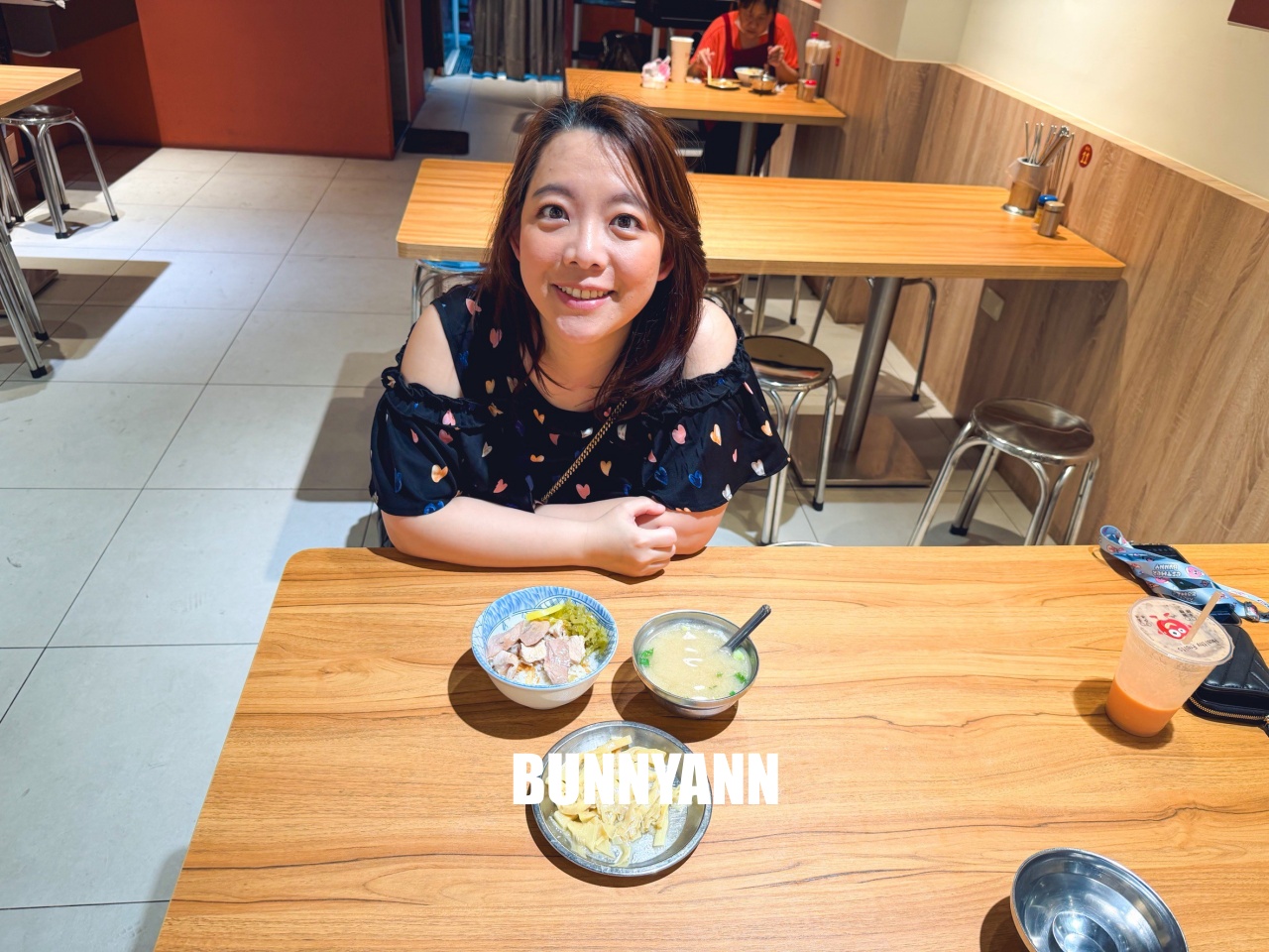 吃過的沒有一半，90歲阿嬤的雞肉飯，點一飯一湯就夠，筍絲也是經典