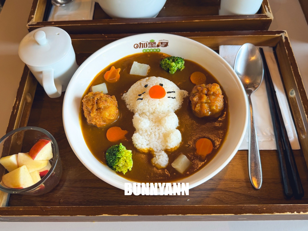 臺中必吃創意美食！咖哩厚台灣茶咖哩香氣逼人，還有超萌兒童餐，全家人都愛！