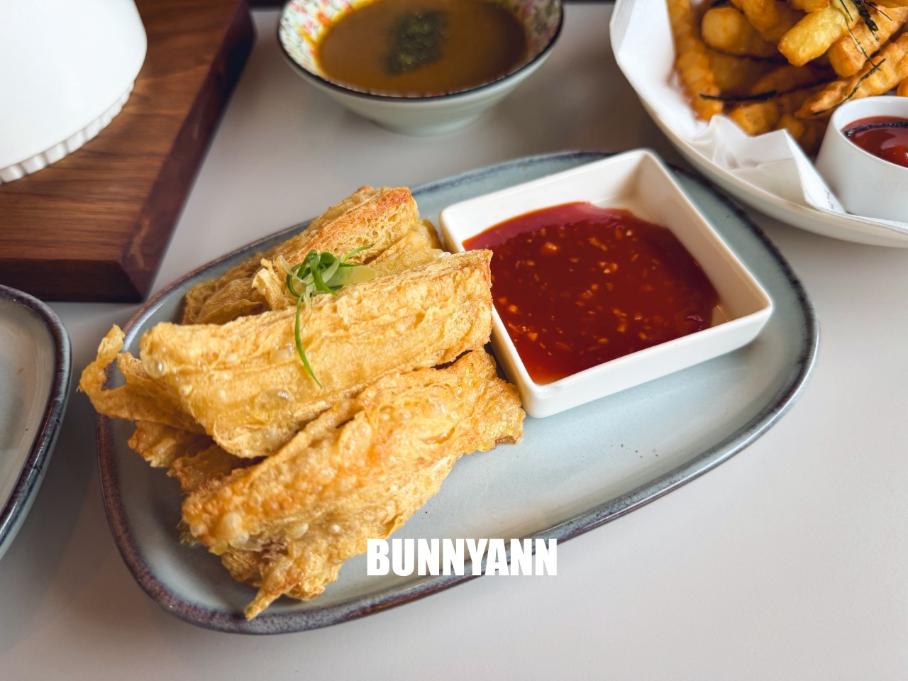 臺中必吃創意美食！咖哩厚台灣茶咖哩香氣逼人，還有超萌兒童餐，全家人都愛！