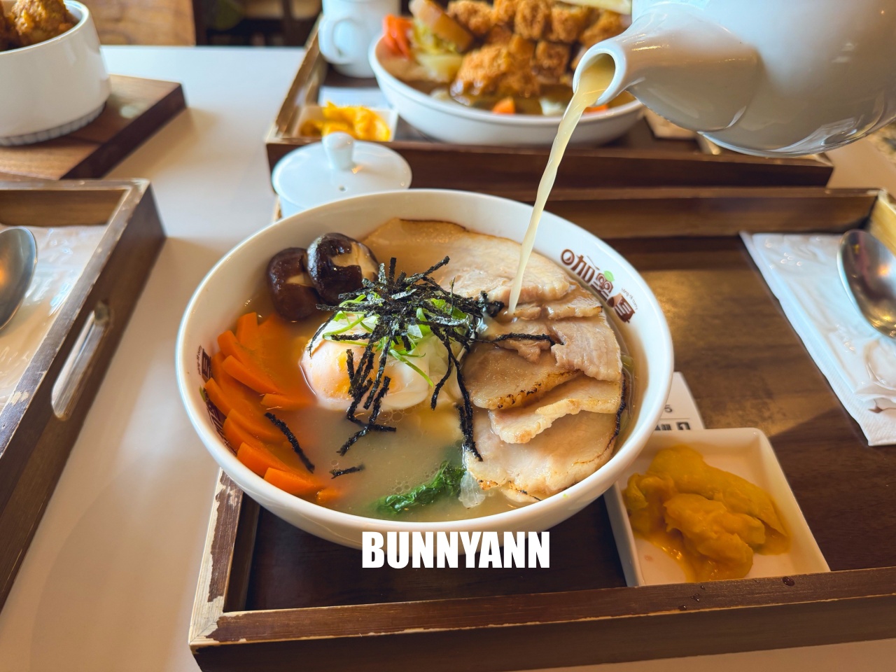 臺中必吃創意美食！咖哩厚台灣茶咖哩香氣逼人，還有超萌兒童餐，全家人都愛！