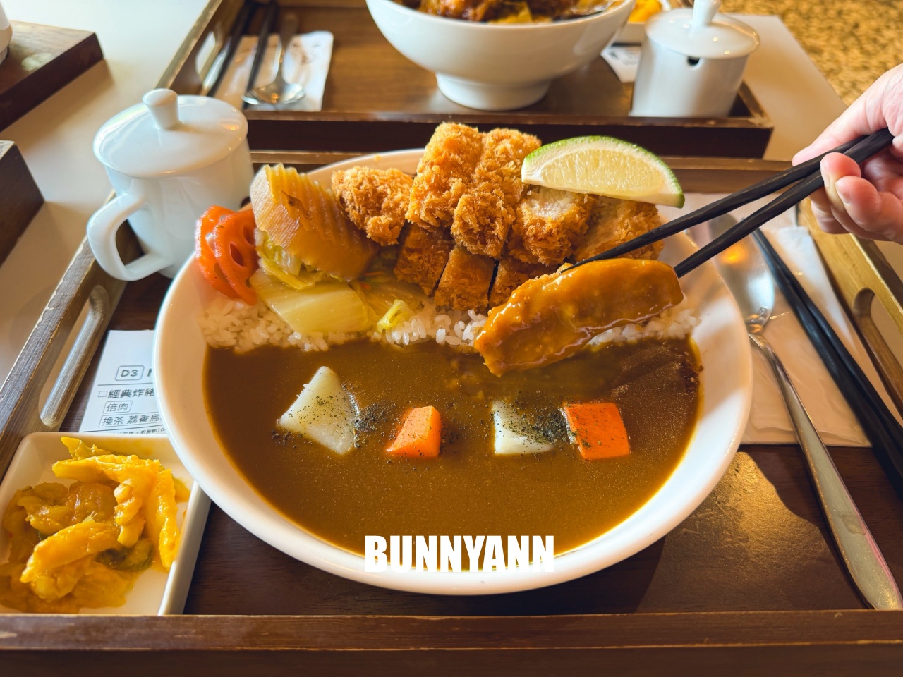 臺中必吃創意美食！咖哩厚台灣茶咖哩香氣逼人，還有超萌兒童餐，全家人都愛！