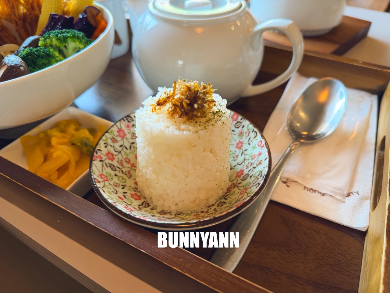 臺中必吃創意美食！咖哩厚台灣茶咖哩香氣逼人，還有超萌兒童餐，全家人都愛！