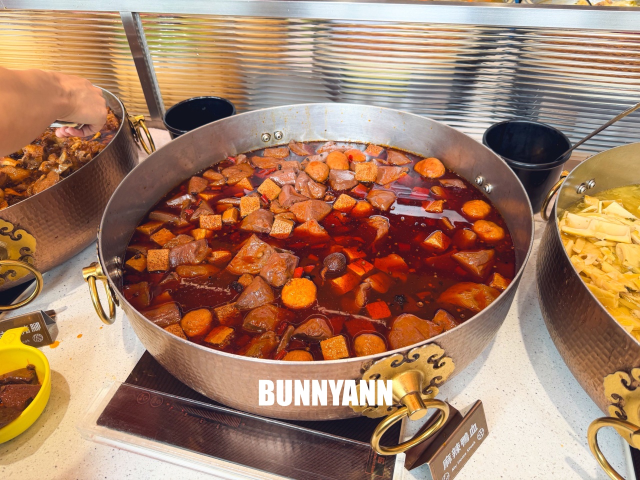 一半人沒吃過！是熱菜吃到飽店家，低消390就能吃超飽，百樣餐點是招牌