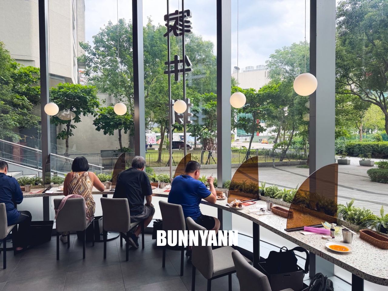 一半人沒吃過！是熱菜吃到飽店家，低消390就能吃超飽，百樣餐點是招牌