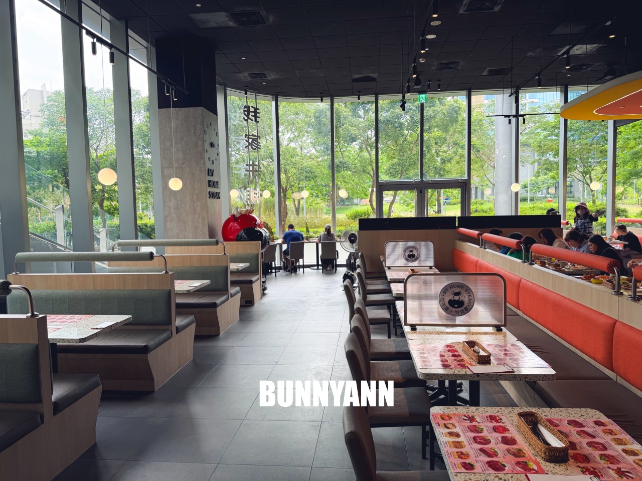 一半人沒吃過！是熱菜吃到飽店家，低消390就能吃超飽，百樣餐點是招牌