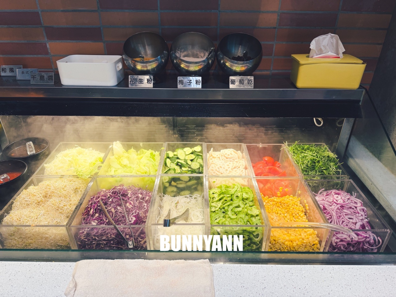 一半人沒吃過！是熱菜吃到飽店家，低消390就能吃超飽，百樣餐點是招牌