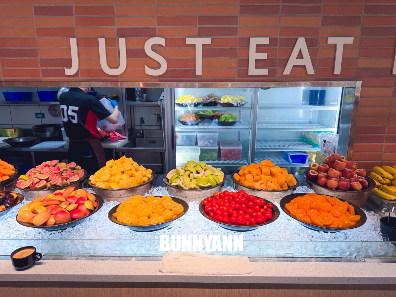 一半人沒吃過！是熱菜吃到飽店家，低消390就能吃超飽，百樣餐點是招牌