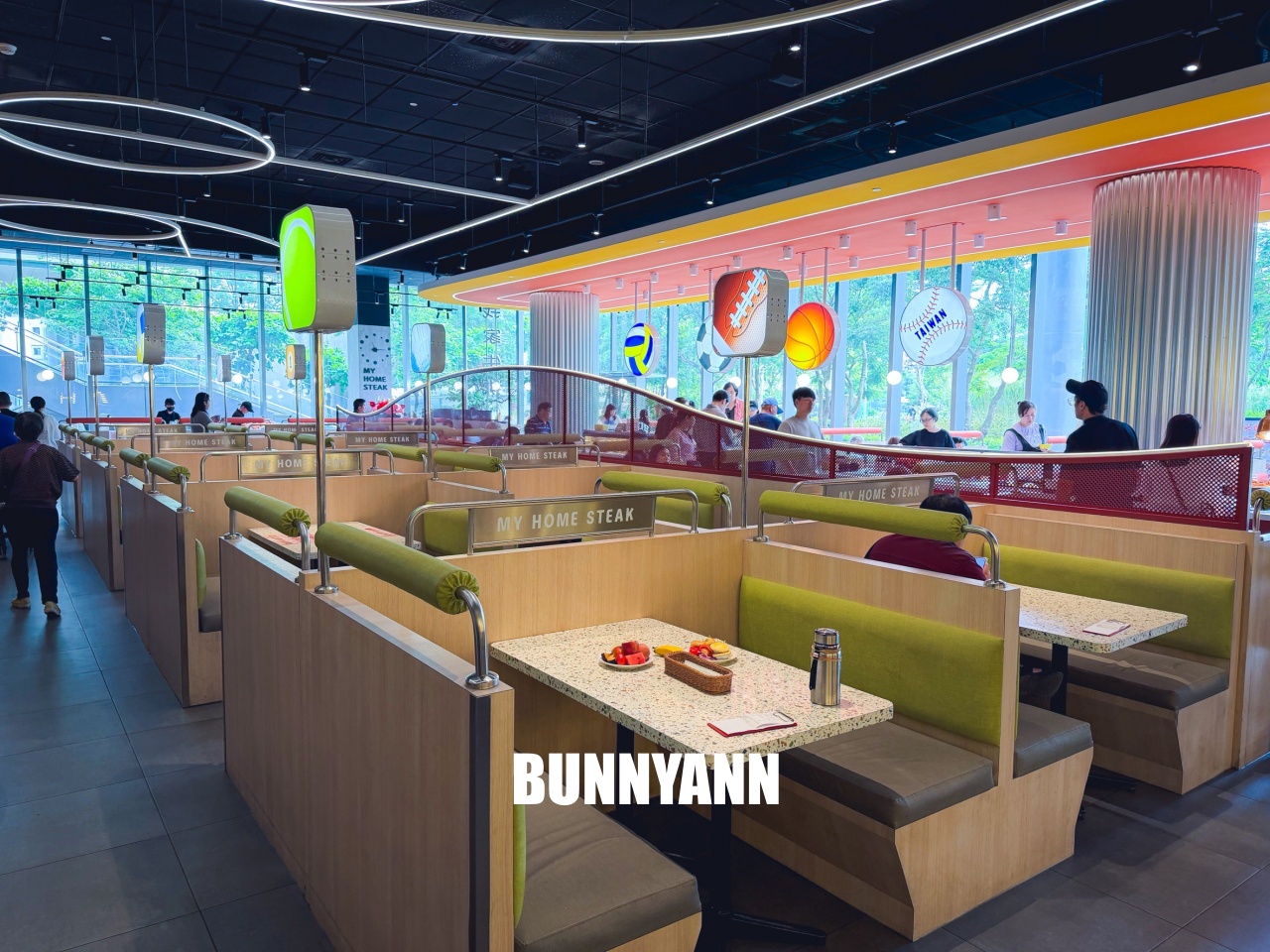 一半人沒吃過！是熱菜吃到飽店家，低消390就能吃超飽，百樣餐點是招牌