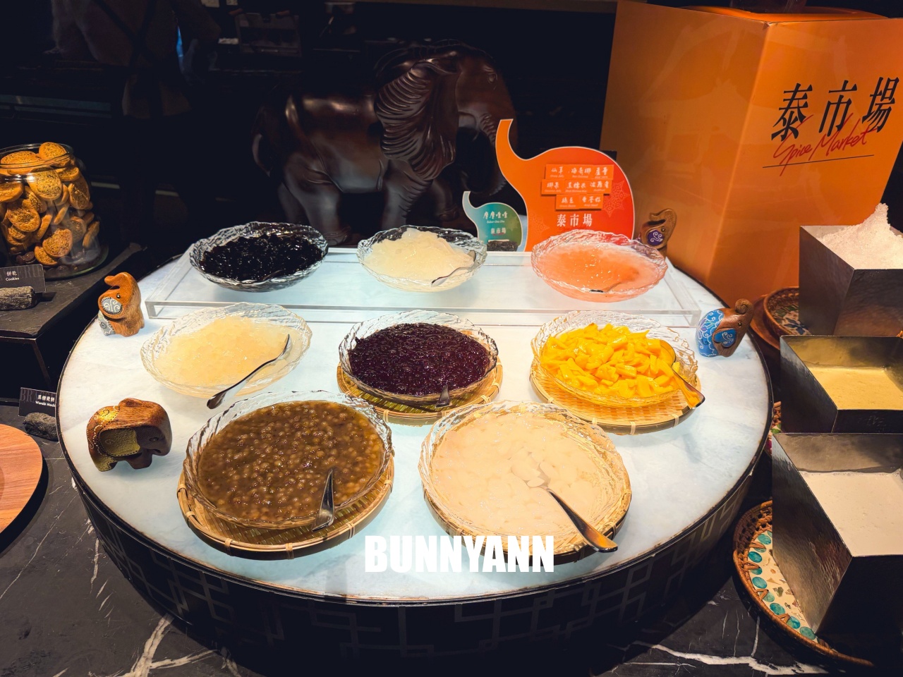 吃過的人不多，是海產自助餐店家，最低消費1180吃超飽，百種餐點是招牌主打