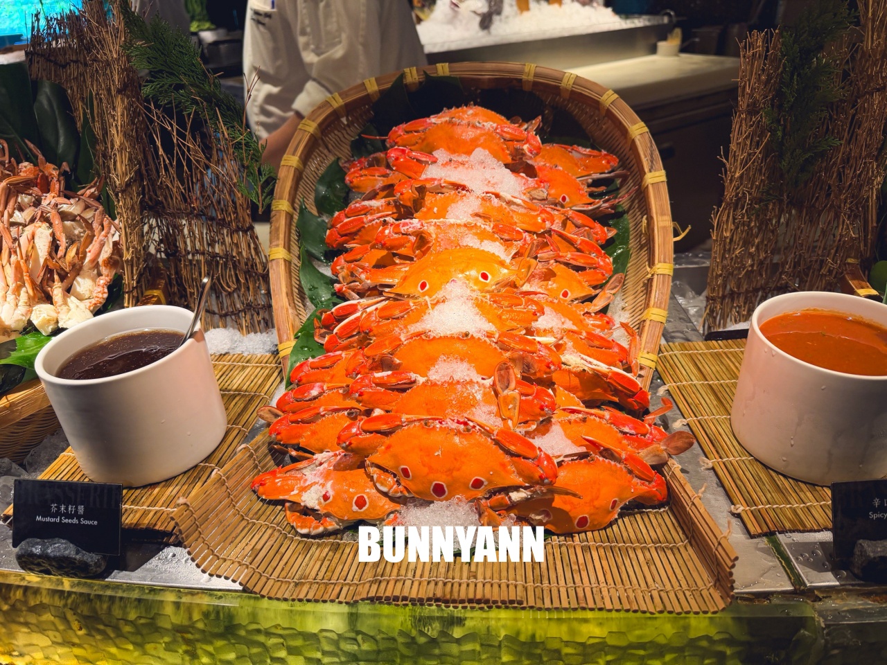 吃過的人不多，是海產自助餐店家，最低消費1180吃超飽，百種餐點是招牌主打