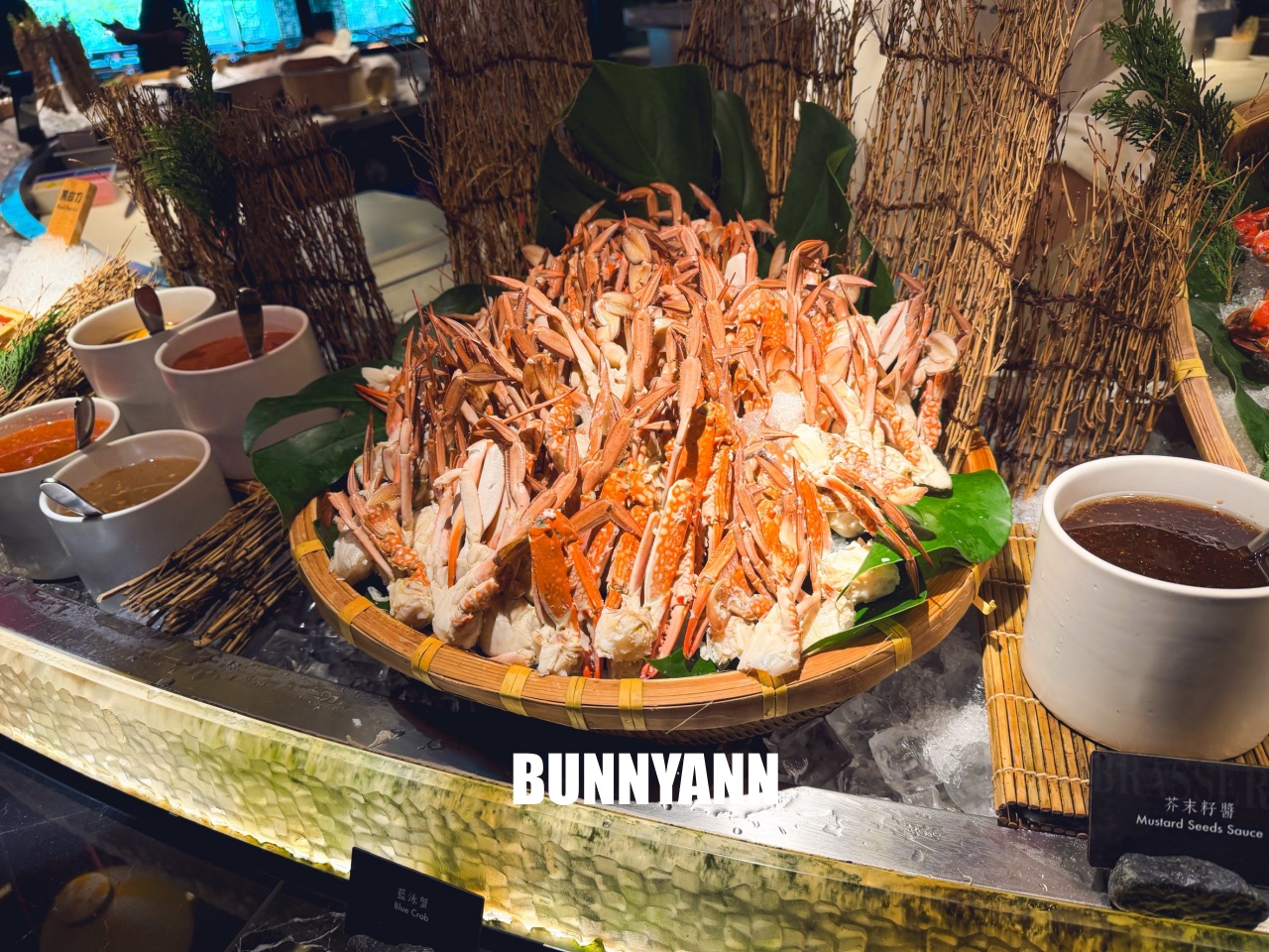 吃過的人不多，是海產自助餐店家，最低消費1180吃超飽，百種餐點是招牌主打