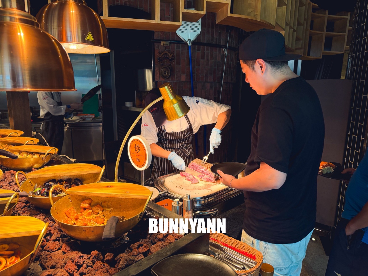 大直最強泰式料理吃到飽！泰市場大直英迪格店，北海道蟹、牛排無限爽吃！