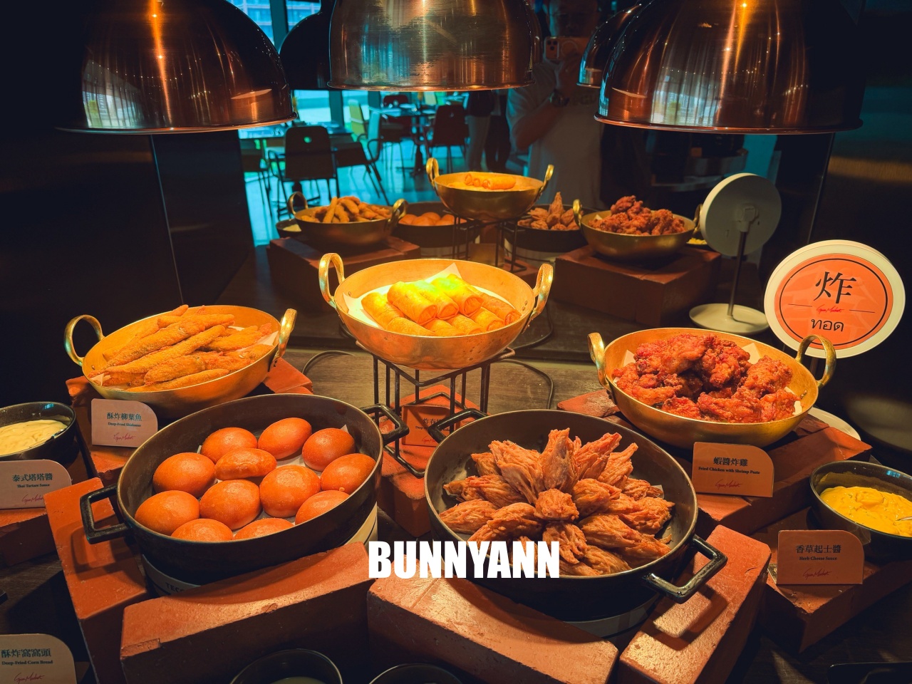 大直最強泰式料理吃到飽！泰市場大直英迪格店，北海道蟹、牛排無限爽吃！