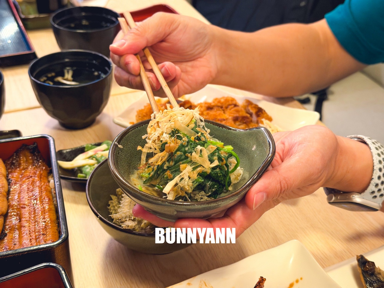 重開業還一半人沒來吃，是烤鰻魚飯店家，點個一份就夠吃，醬烤鰻魚是招牌主打