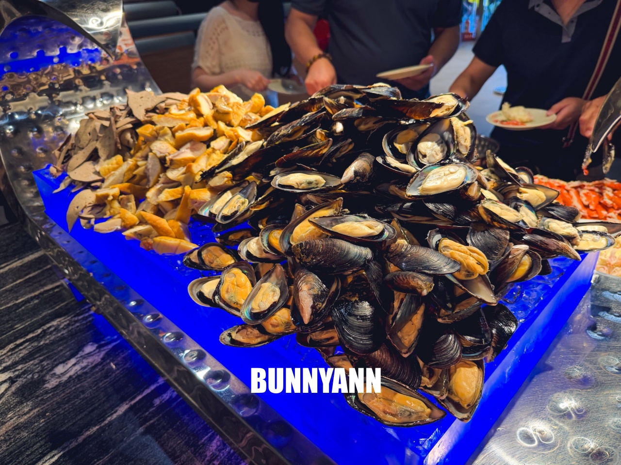 還很多人沒吃過！是熱菜吃到飽店家，最低消費390吃超飽，百種餐點是招牌主打