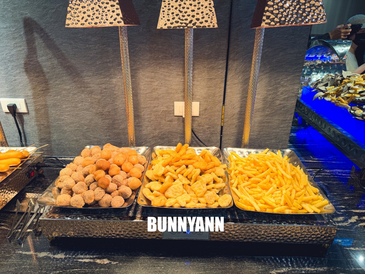 還很多人沒吃過！是熱菜吃到飽店家，最低消費390吃超飽，百種餐點是招牌主打