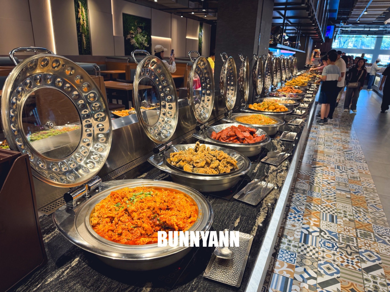 還很多人沒吃過！是熱菜吃到飽店家，最低消費390吃超飽，百種餐點是招牌主打