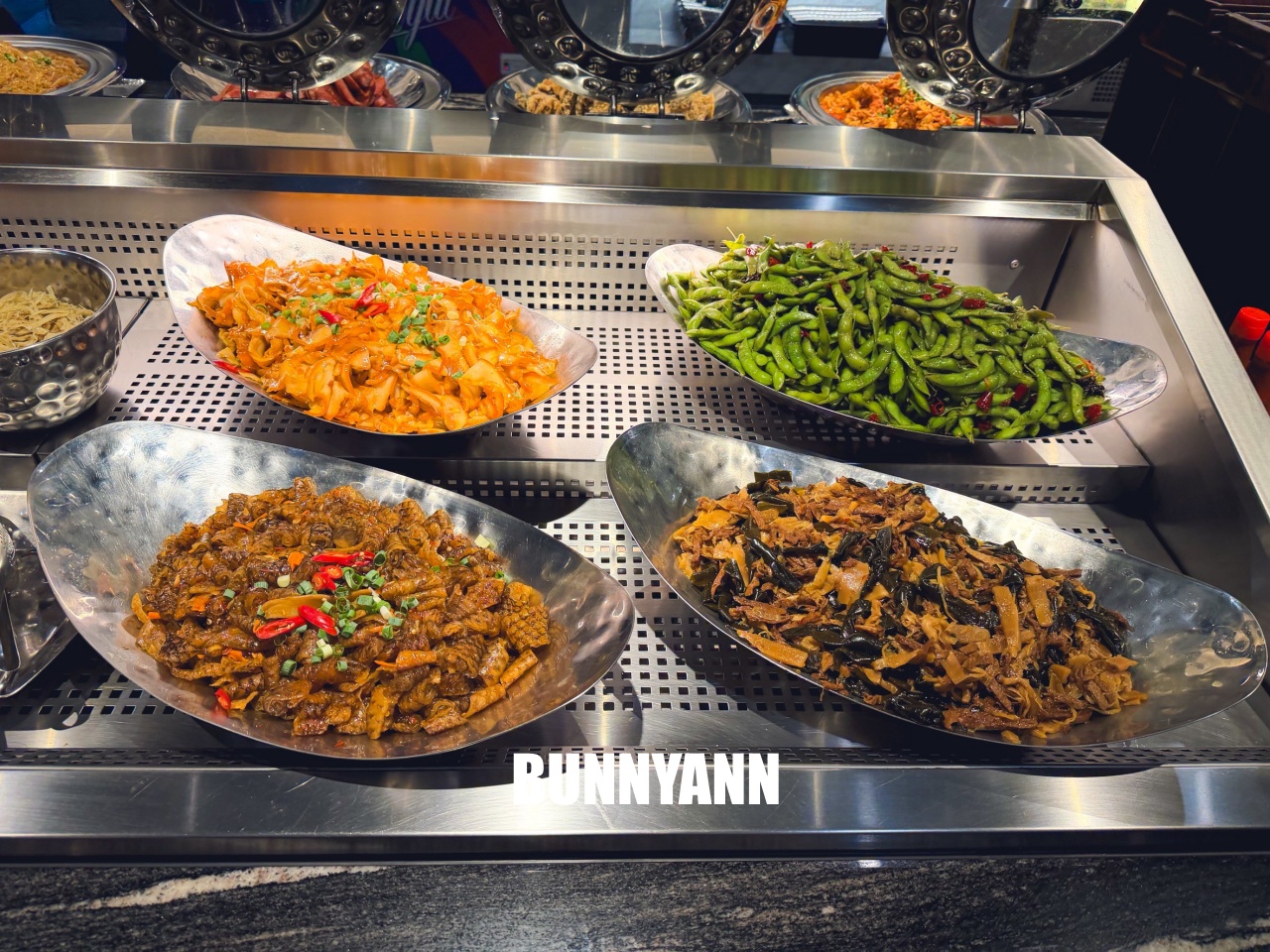 還很多人沒吃過！是熱菜吃到飽店家，最低消費390吃超飽，百種餐點是招牌主打