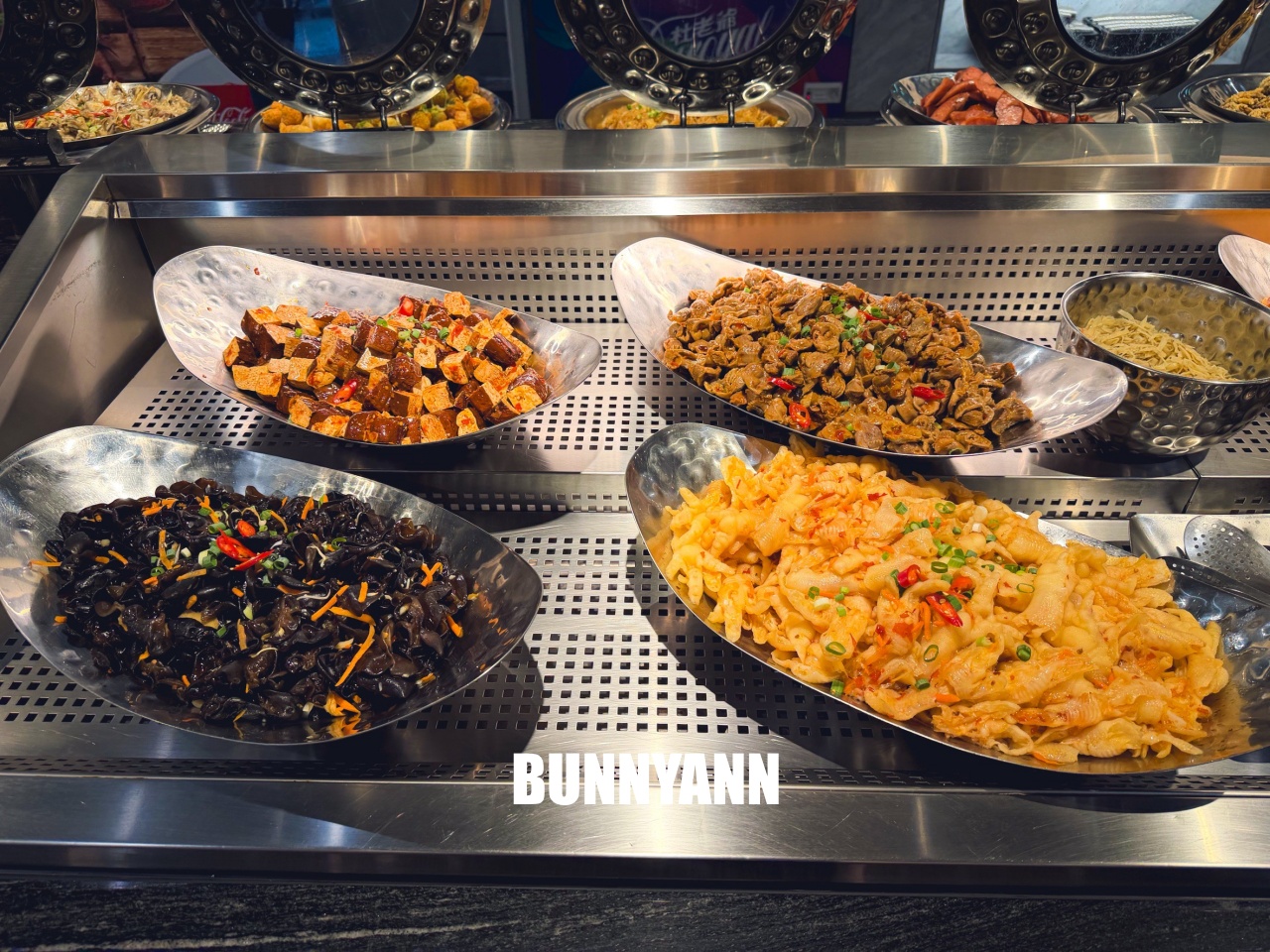 還很多人沒吃過！是熱菜吃到飽店家，最低消費390吃超飽，百種餐點是招牌主打