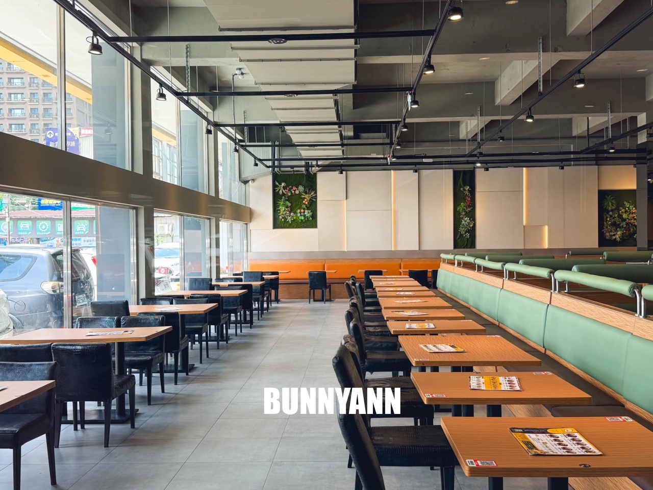 還很多人沒吃過！是熱菜吃到飽店家，最低消費390吃超飽，百種餐點是招牌主打