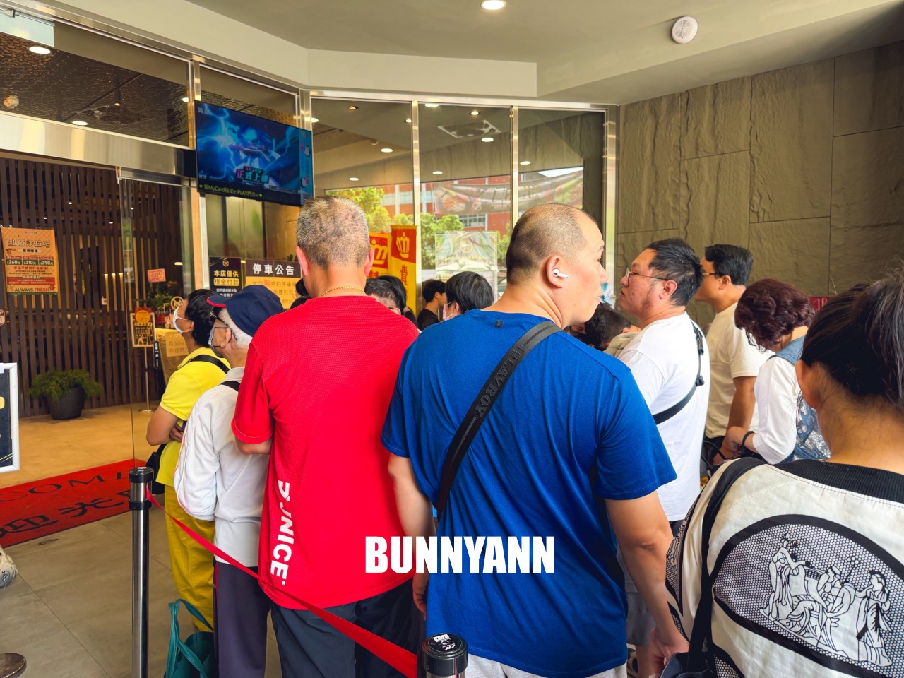 還很多人沒吃過！是熱菜吃到飽店家，最低消費390吃超飽，百種餐點是招牌主打