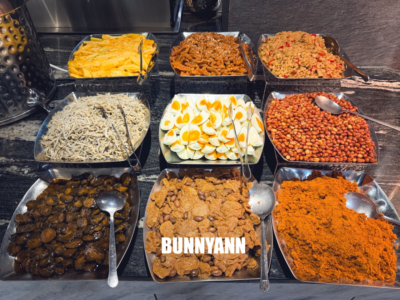 還很多人沒吃過！是熱菜吃到飽店家，最低消費390吃超飽，百種餐點是招牌主打