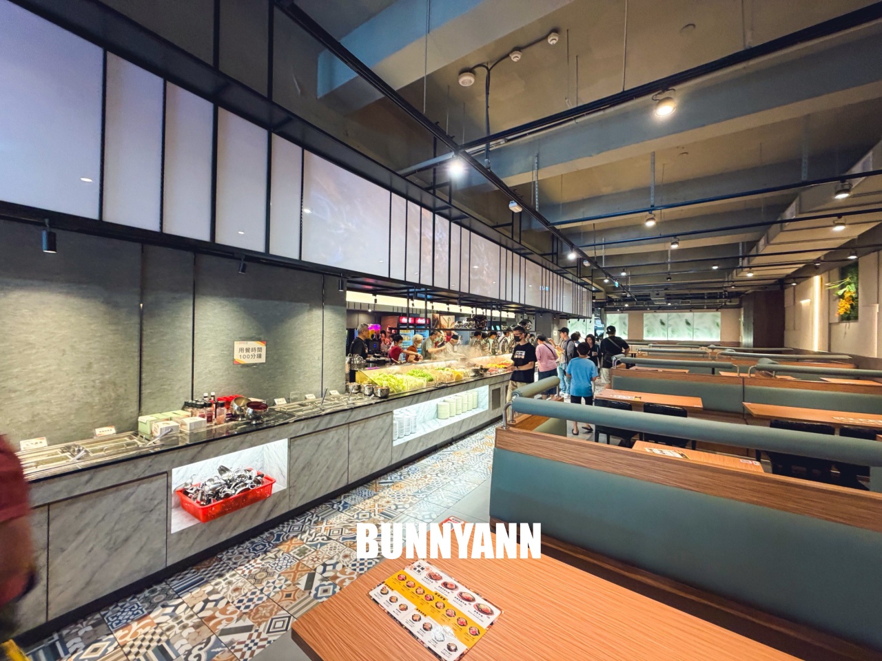 還很多人沒吃過！是熱菜吃到飽店家，最低消費390吃超飽，百種餐點是招牌主打