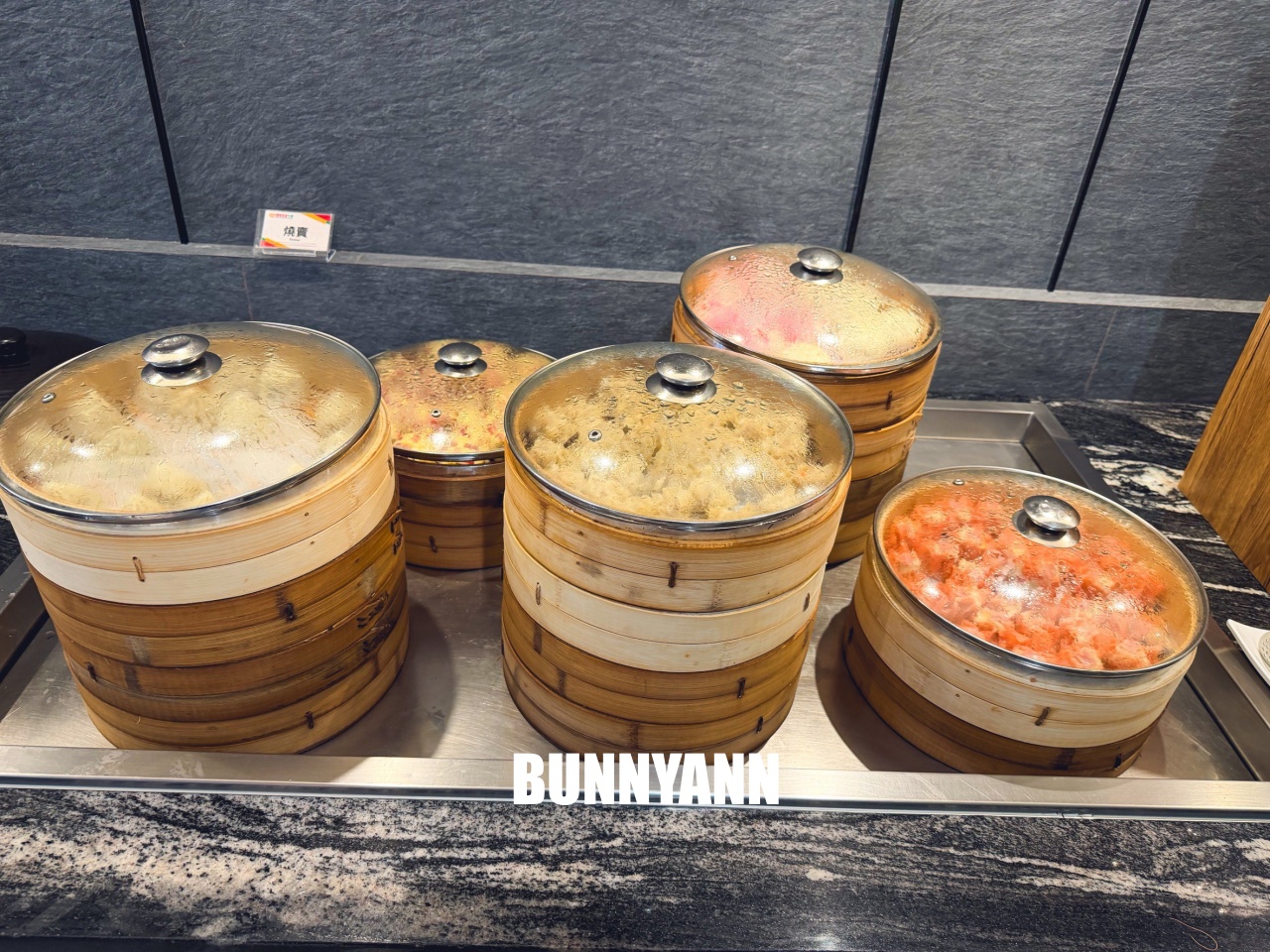 還很多人沒吃過！是熱菜吃到飽店家，最低消費390吃超飽，百種餐點是招牌主打