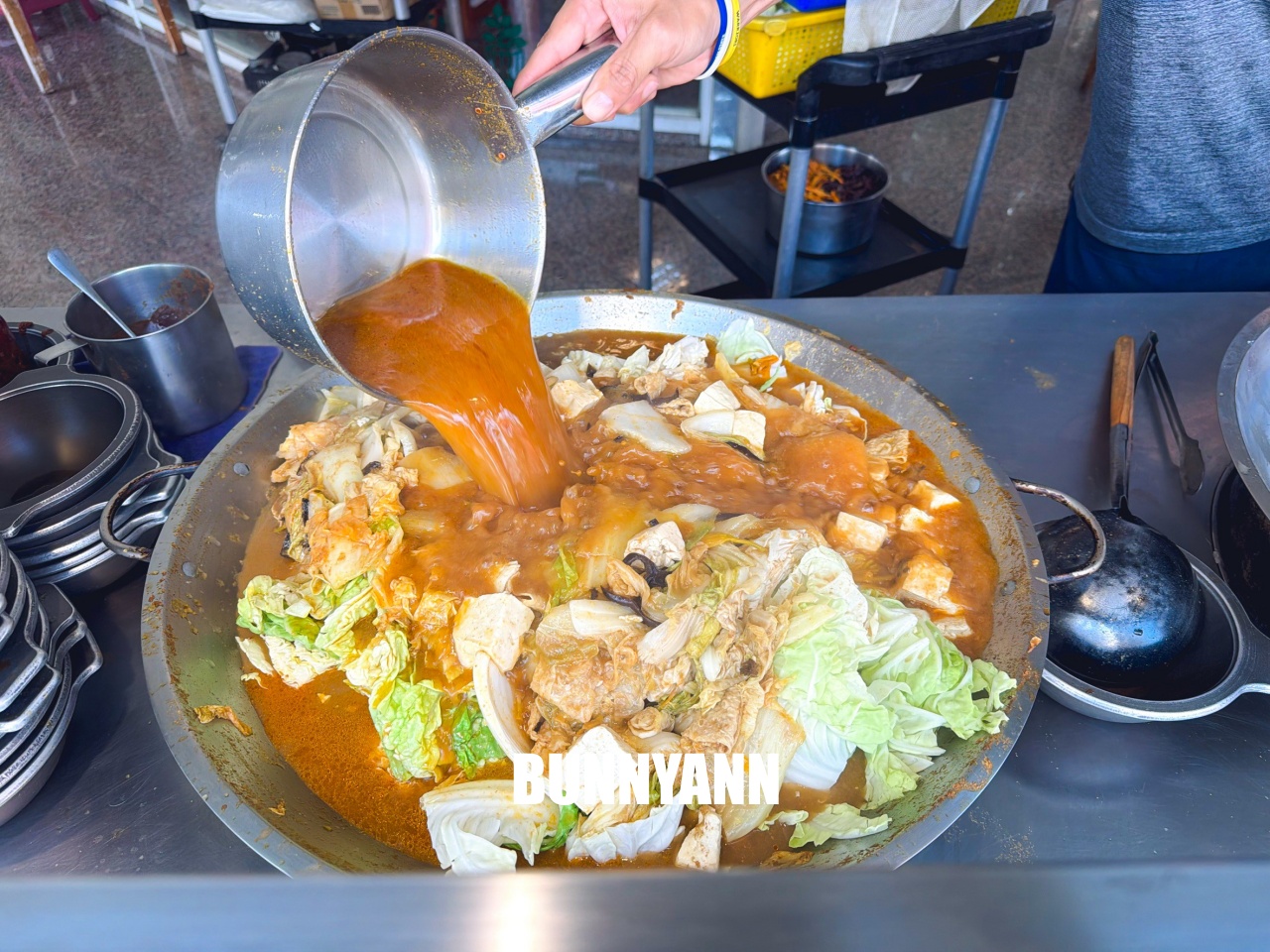 必吃霸王沙鍋魚頭！在地人狂推內行懂點沙鍋菜加魚肉，只要120元就超滿足