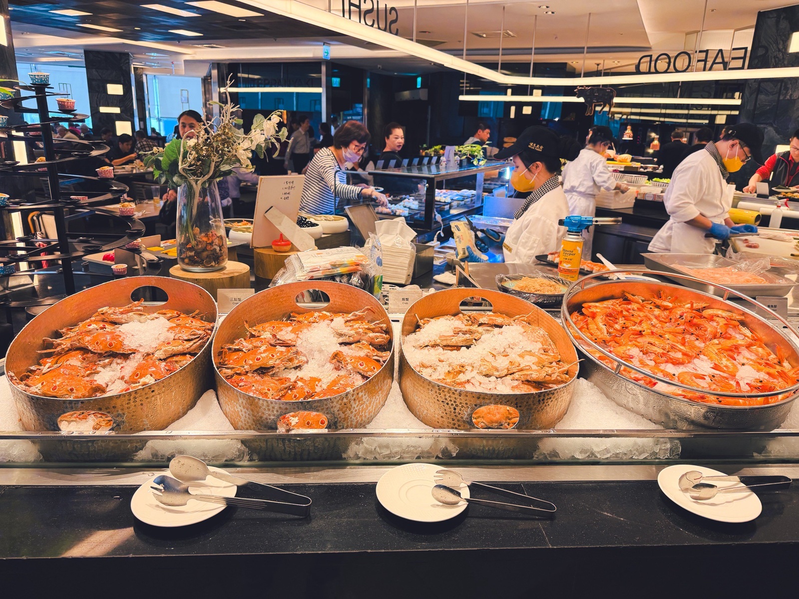 台北【漢來海港餐廳天母店】百道料理吃到飽餐廳，海鮮和熱炒每樣都好吃