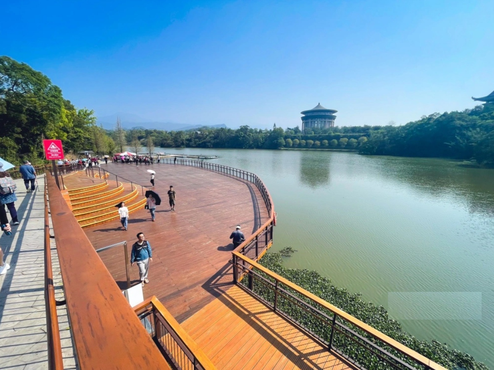峨眉湖環湖步道