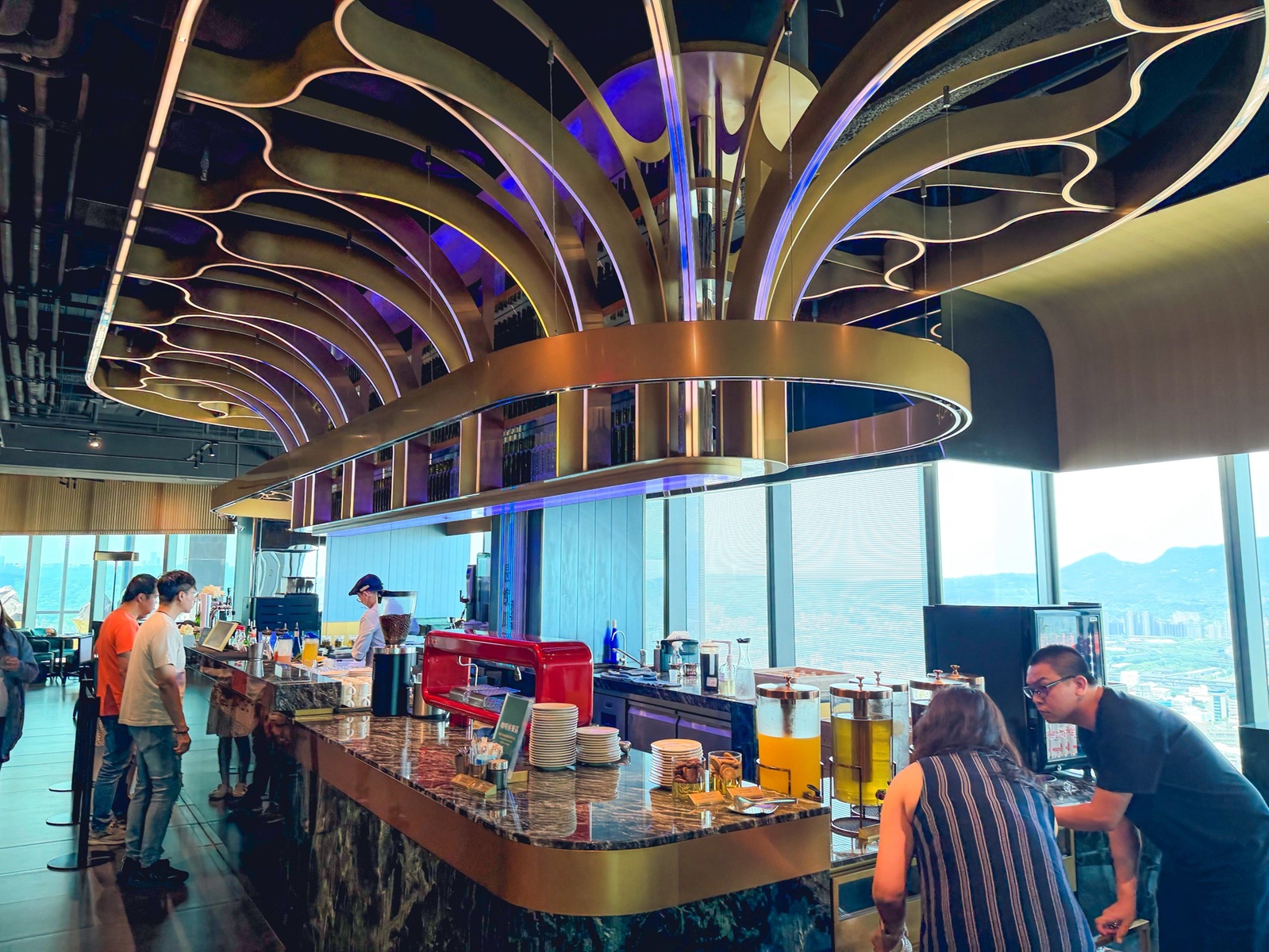 2026【饗饗新莊】宏匯思源廣場吃到飽餐廳，價位與訂位方式 @小兔小安*旅遊札記