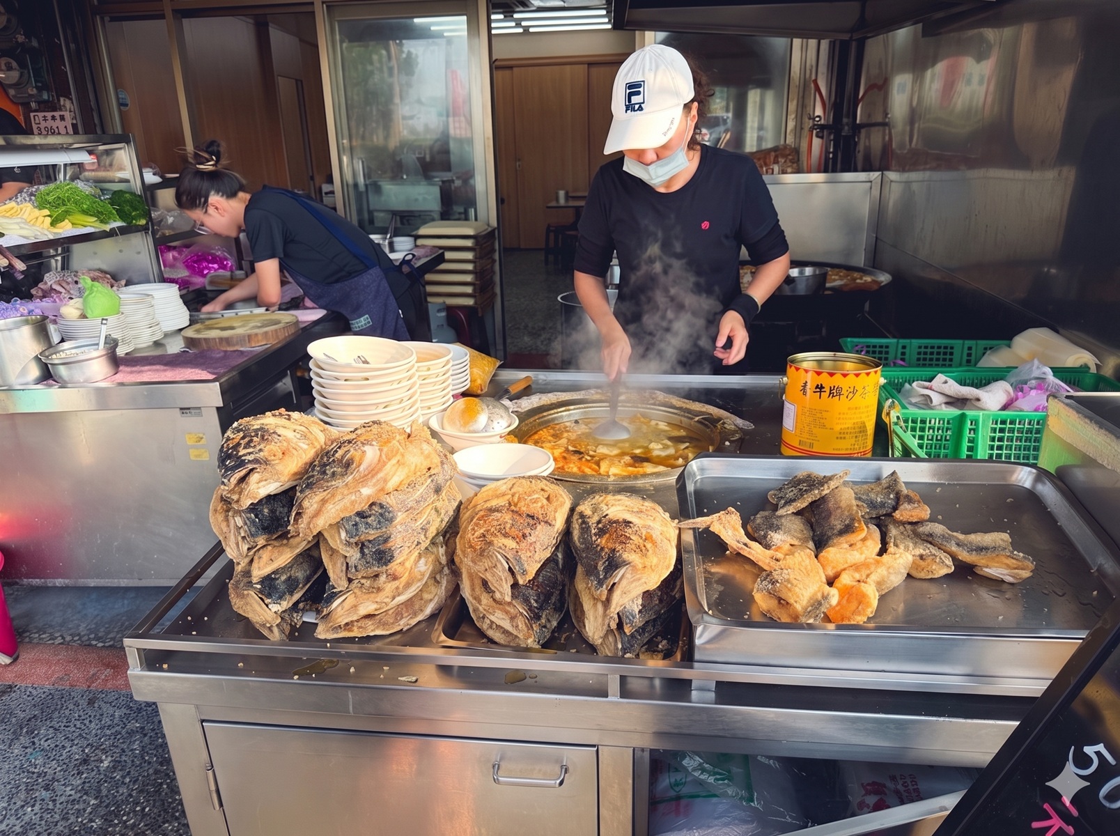 很少人知道，是砂鍋魚頭店家，沙鍋菜加魚肉只要110元是主打