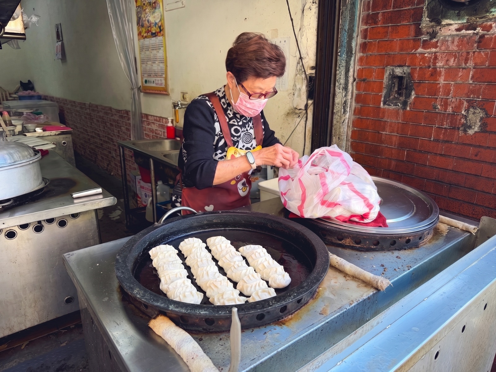 七條通日式煎餃拉麵店