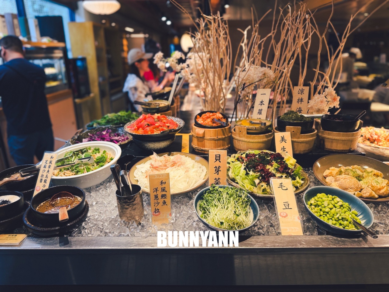 一半人沒吃過！是日本料理自助餐店家，低消1580選擇超多，百樣餐點是主打