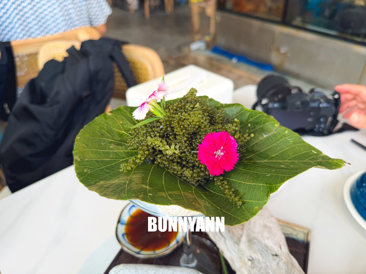 在地人私房懸崖海產店，是吃鮮甜龍蝦有夠爽，招牌馬告鮑魚同樣是強推款
