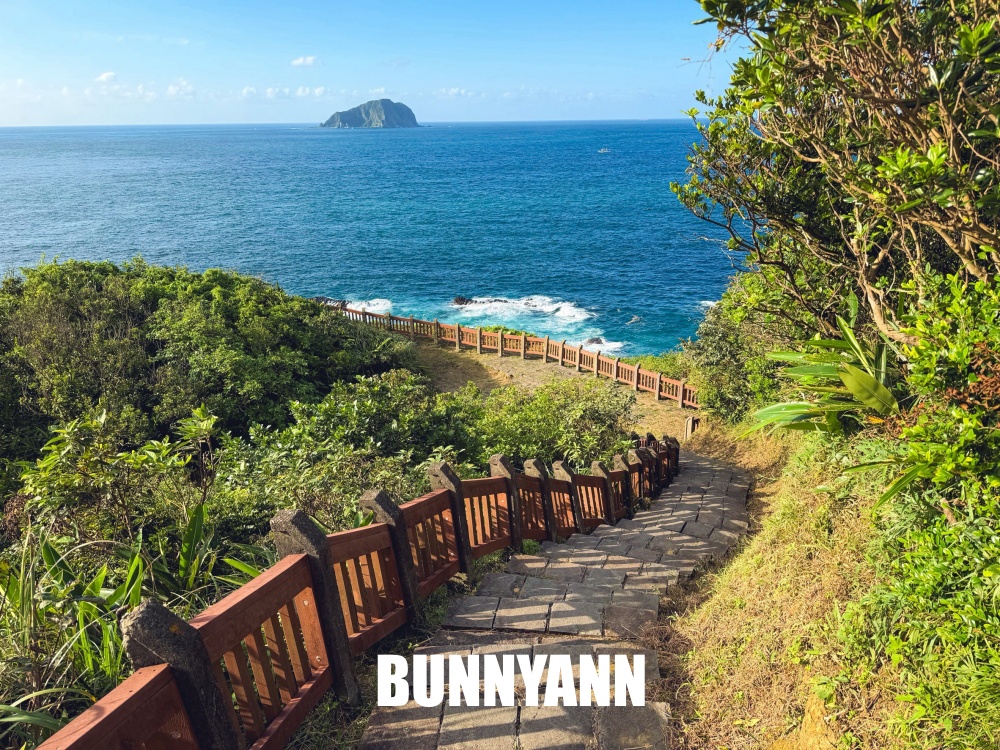 原本只是想來看海，結果走進翠綠山谷捨不得走，連基隆嶼都能一路看到