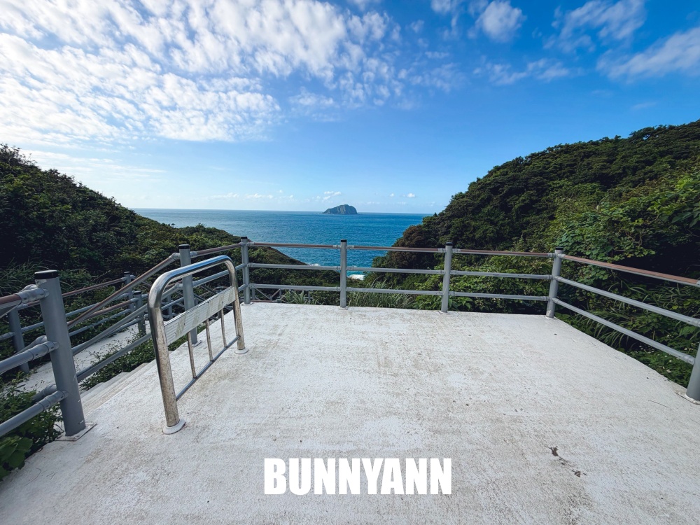 原本只是想來看海，結果走進翠綠山谷捨不得走，連基隆嶼都能一路看到
