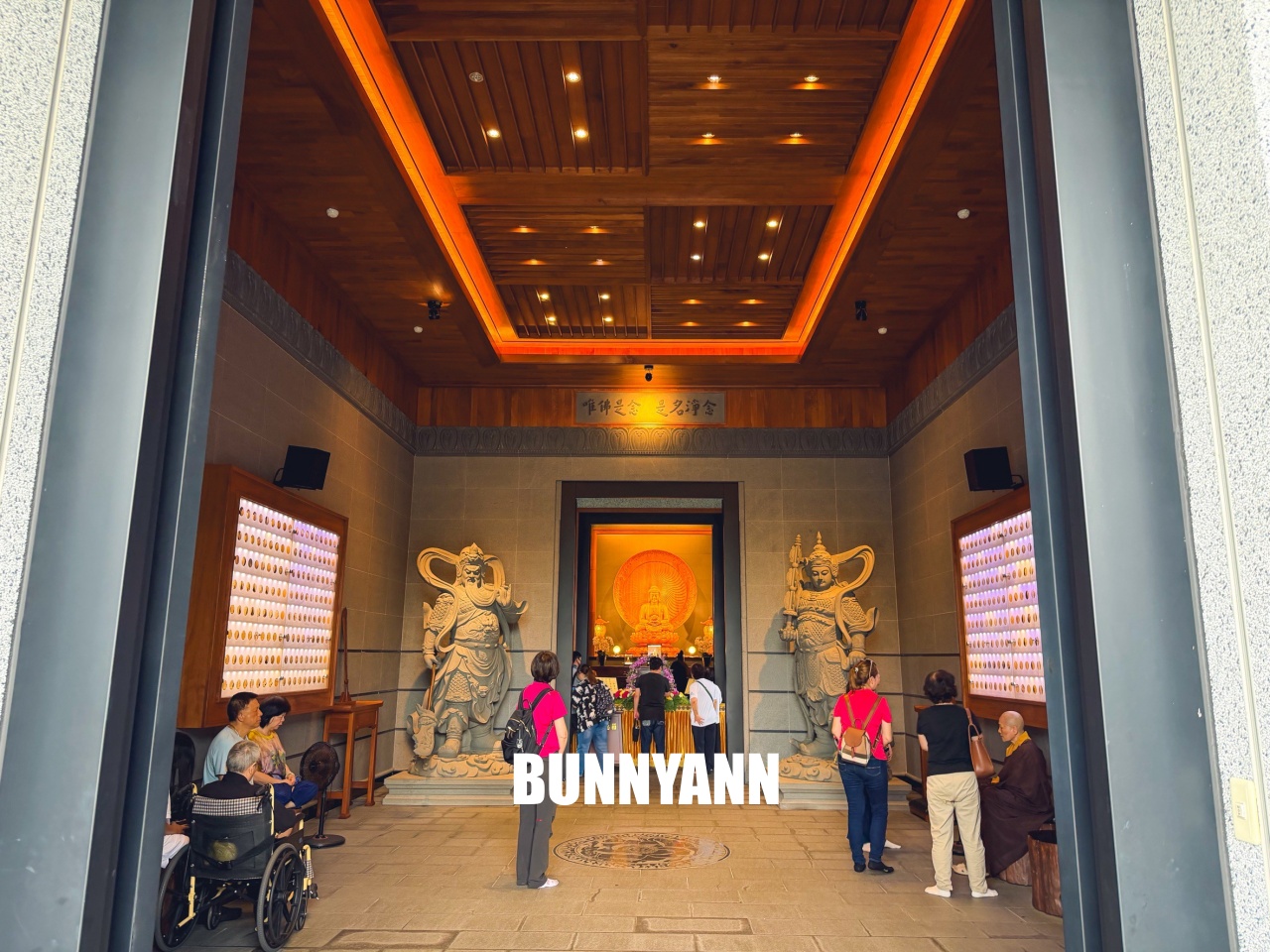 很多人不知道，是最美禪風寺廟，園區匠心雕刻場景真美，後花園步道也是招牌