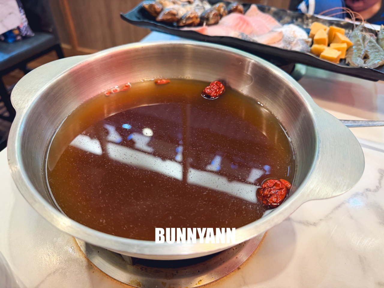 一半人沒吃過！是火鍋吃到飽店家，低消399起就能吃很飽，近百樣食材是招牌